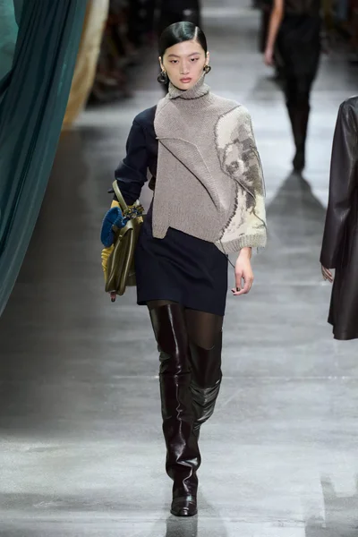 Look 44
